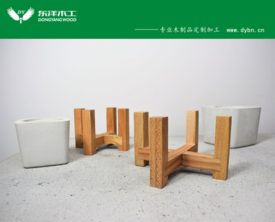 精选实木花架，为家居与阳台注入自然诗意